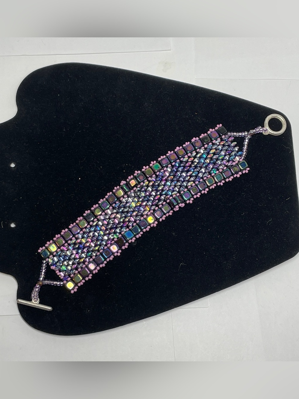 Artisan Woven Beaded Cuff Bracelet Iridescent Purple Mauve Black Toggle 8.5”